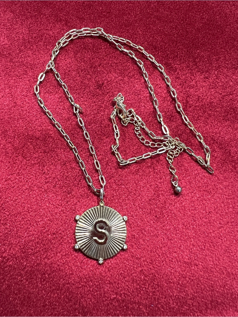 Source Unknown Gold Sunburst 'S' Pendant Necklace